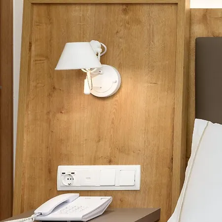 Hotel Virgen De Reyes 4*