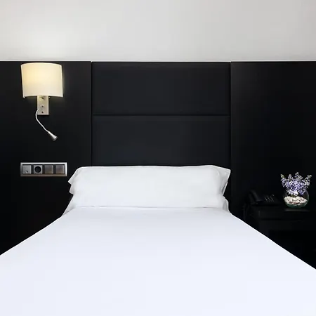 Virgen De Reyes Hotel 4*