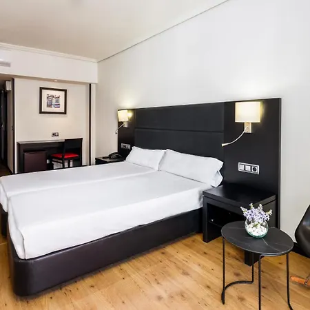 Virgen De Reyes Hotel 4*