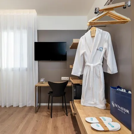 Virgen De Reyes Hotell