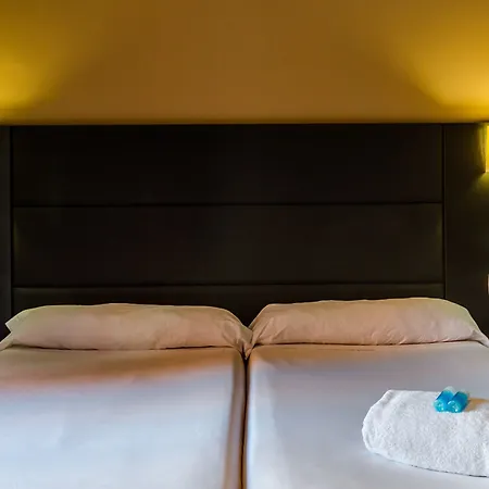 Hotel Virgen De Reyes Seville