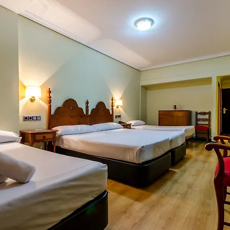 Hotel Virgen De Reyes Seville