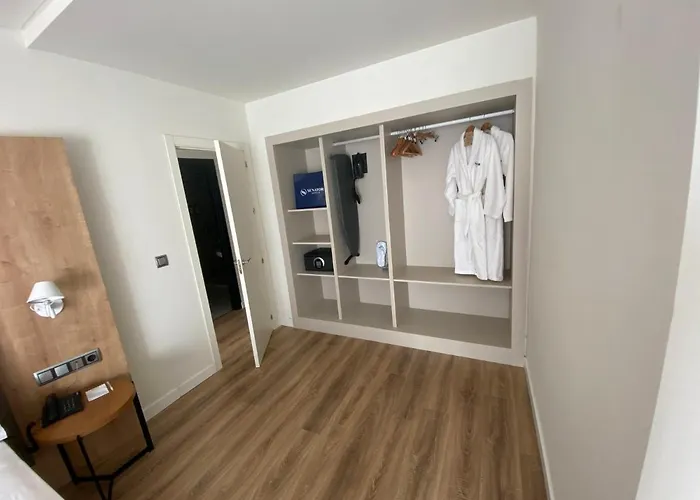 Virgen De Reyes 4* Севилья